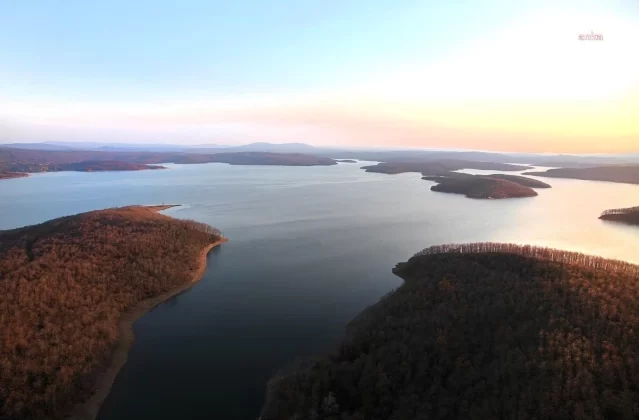 İstanbul'daki barajlardaki su seviyesi son 9 yılın en düşüğünde 1 İstanbul’daki barajlardaki su seviyesi son 9 yılın en düşüğünde