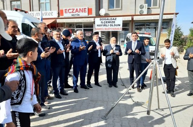Karakeçili'ne doğal gaz törenle verildi 1 Karakeçili’ne doğal gaz törenle verildi