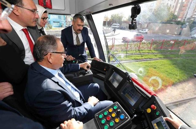 Kayseri Kentiçi Raylı Taşıma Sistemi 5. Etap Talas Mevlana Mahallesi-Cumhuriyet Meydanı Hattı Açıldı