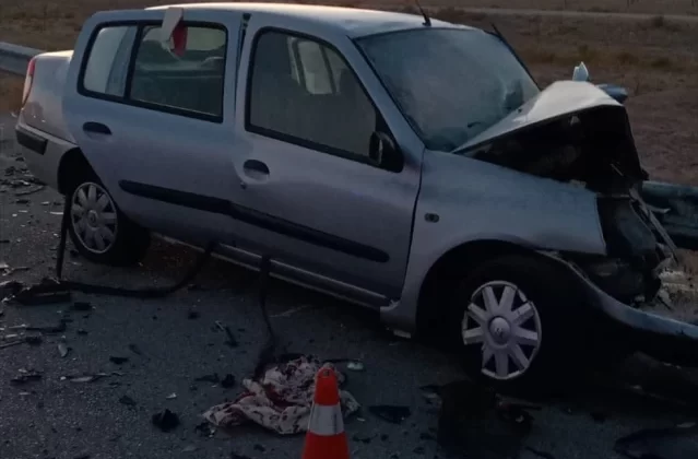 Konya'da Otomobiller Çarpıştı: 5 Yaralı 1 Konya'da Otomobiller Çarpıştı: 5 Yaralı