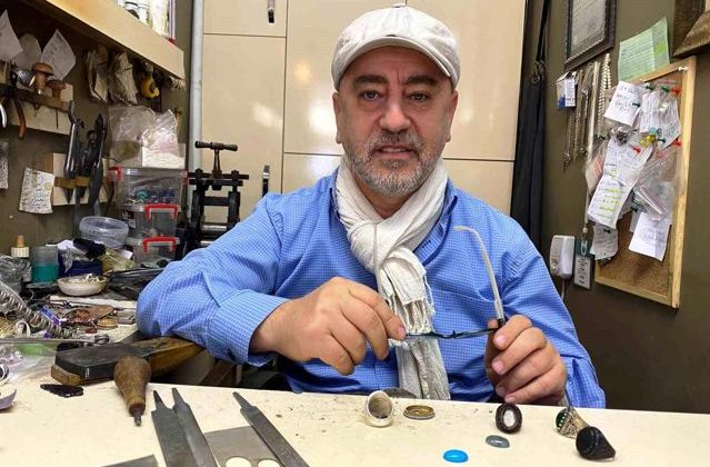 MHP Lideri Bahçeli’ye Cumhuriyet’in 100. yılı temalı özel bir yüzük tasarlandı