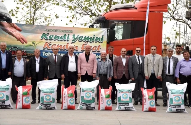 Manisa Büyükşehir Belediyesi Üreticilere Yem Bitkisi Tohumu Dağıttı 1 Manisa Büyükşehir Belediyesi Üreticilere Yem Bitkisi Tohumu Dağıttı