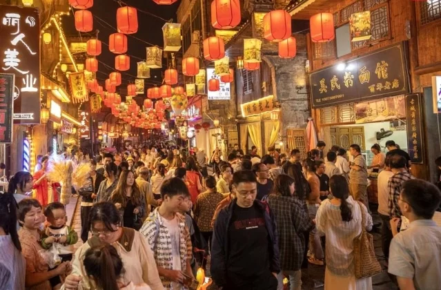 Prof. Dr. Selçuk Çolakoğlu: Çin Ekonomisi Olumlu Görünüyor