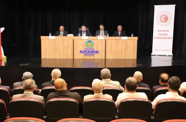 Ticaret Bakan Yardımcısı Malatya’da esnaf ve sanatkarlarla istişare toplantısında bir araya geldi