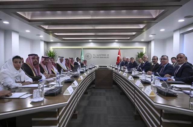 Türkiye ve Suudi Arabistan, İşbirliğini Güçlendirmek İçin Görüştü