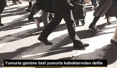 Yumurta gününe özel yumurta kabuklarından defile