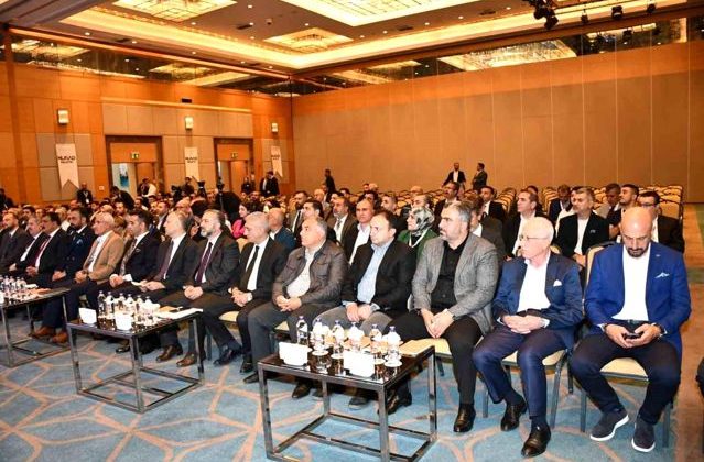 "Türkiye Yüzyılı'nda Tekstilin Geleceği" konuşuldu 1 "Türkiye Yüzyılı'nda Tekstilin Geleceği" konuşuldu