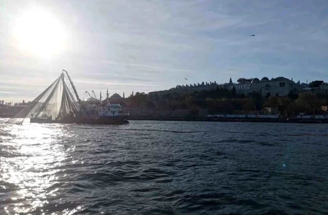 İstanbul'da Sığ Suda Gırgır Ağı Kullananlara İdari Para Cezası 1 İstanbul’da Sığ Suda Gırgır Ağı Kullananlara İdari Para Cezası