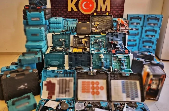 Konya'da Kaçakçılık Operasyonu: Sahte Bandrollü Makaron ve Kaçak Sigara Ele Geçirildi 1 Konya’da Kaçakçılık Operasyonu: Sahte Bandrollü Makaron ve Kaçak Sigara Ele Geçirildi