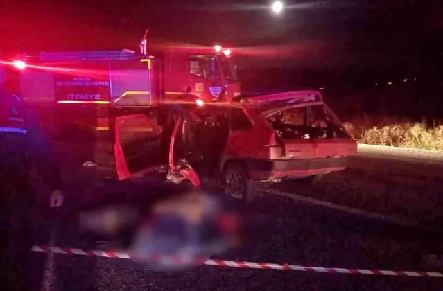 Konya’da Otomobil-Kamyon Çarpışması Sonucu 4 Kişi Hayatını Kaybetti