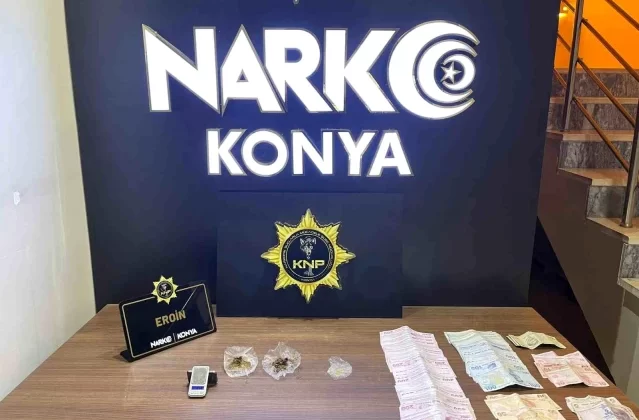 Konya'da Zehir Tacirlerine Operasyon: 55 Bin Uyuşturucu Hap Ele Geçirildi 1 Konya’da Zehir Tacirlerine Operasyon: 55 Bin Uyuşturucu Hap Ele Geçirildi