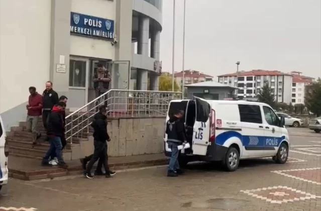 Kulu'da aranan 4 kişi yakalandı 1 Kulu’da aranan 4 kişi yakalandı