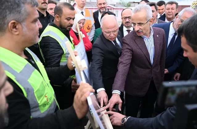 Ulaştırma Bakanı Uraloğlu, Bursa'daki yol genişletme çalışmalarını inceledi 1 Ulaştırma Bakanı Uraloğlu, Bursa’daki yol genişletme çalışmalarını inceledi