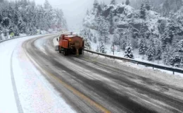 Akseki-Seydişehir kara yolunda mevsimin ilk karı