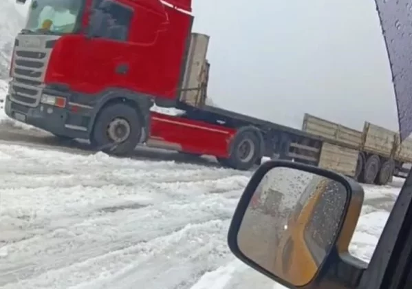 Alacabel’de Kar Yağışı: Ulaşımda Aksamalar Yaşandı