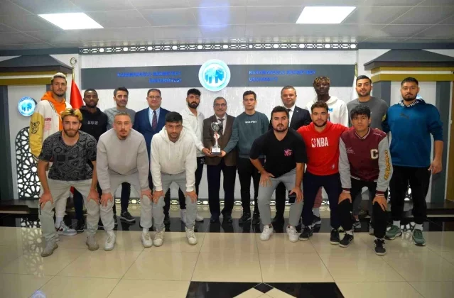 KMÜ Futbol Takımı Üniversitelerarası Bölgesel Lig Futbol Müsabakasında Şampiyon Oldu