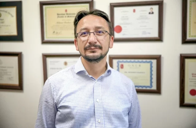 Konya'da AVM'de sıkışan çocuğun parmakları ameliyatla dikildi 1 Konya’da AVM’de sıkışan çocuğun parmakları ameliyatla dikildi