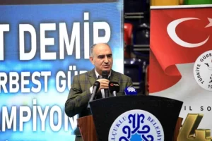 Konyada-Mahmut-Demir-Buyukler-Serbest-Gures-Turkiye-Sampiyonasi-basladi.jpg