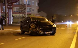 Konya’da alkollü sürücü park halindeki otomobile çarptı