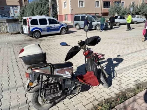 Konyada-motorlu-kurye-kaza-gecirdi.jpg