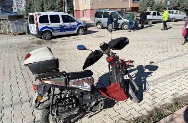 Konya’da motorlu kurye kaza geçirdi