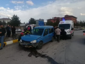 Konyada-trafik-kazasi-3-kisi-yaralandi.jpg