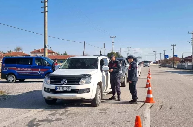 Kulu’da yapılan asayiş uygulamasında araçlar kontrol edildi