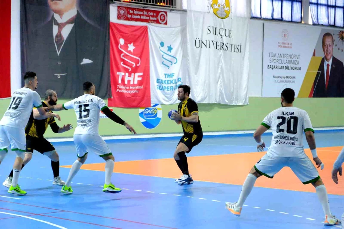 Sakarya Büyükşehir Hentbol Takımı, Konya Büyükşehir’i mağlup etti