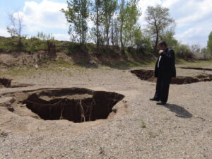 Konya'da eş zamanlı 15 obruk oluştu 4 Konya'da eş zamanlı 15 obruk oluştu