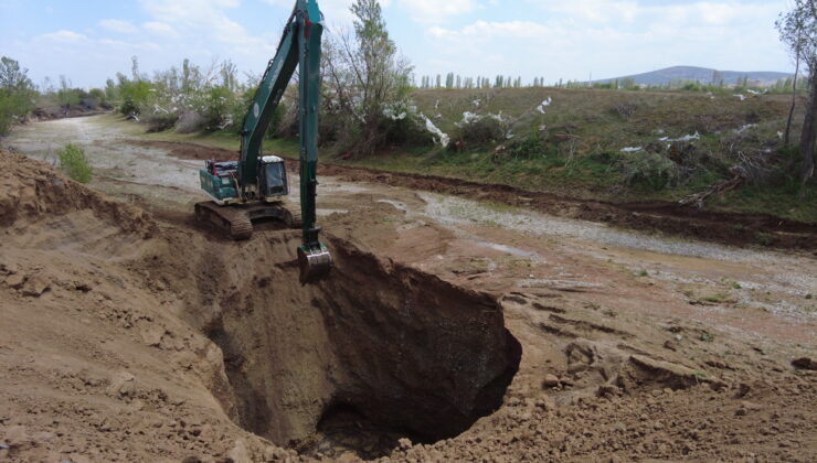 Konya'da eş zamanlı 15 obruk oluştu 1 Konya’da eş zamanlı 15 obruk oluştu