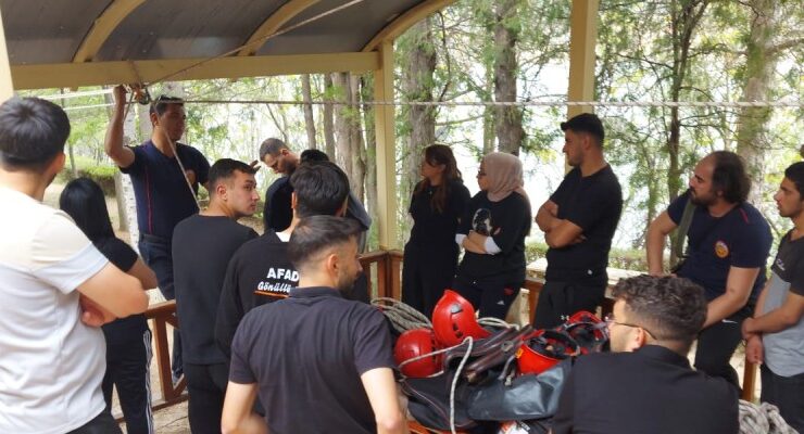 NECMETTİN ERBAKAN ÜNİVERSİTESİ MERAM MYO ÖĞRENCİLERİ DOĞADA ARAMA-KURTARMA EĞİTİMİ TAMAMLADI