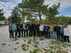 NECMETTİN ERBAKAN ÜNİVERSİTESİ MERAM MYO ÖĞRENCİLERİ DOĞADA ARAMA-KURTARMA EĞİTİMİ TAMAMLADI