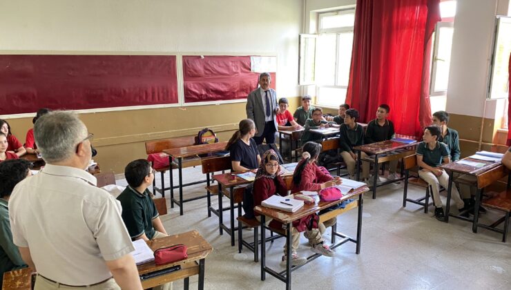 ÇUMRA İLÇE MİLLİ EĞİTİM MÜDÜRÜ ALTUNYALDIZ  OKULLARI  ZİYARET ETTİ