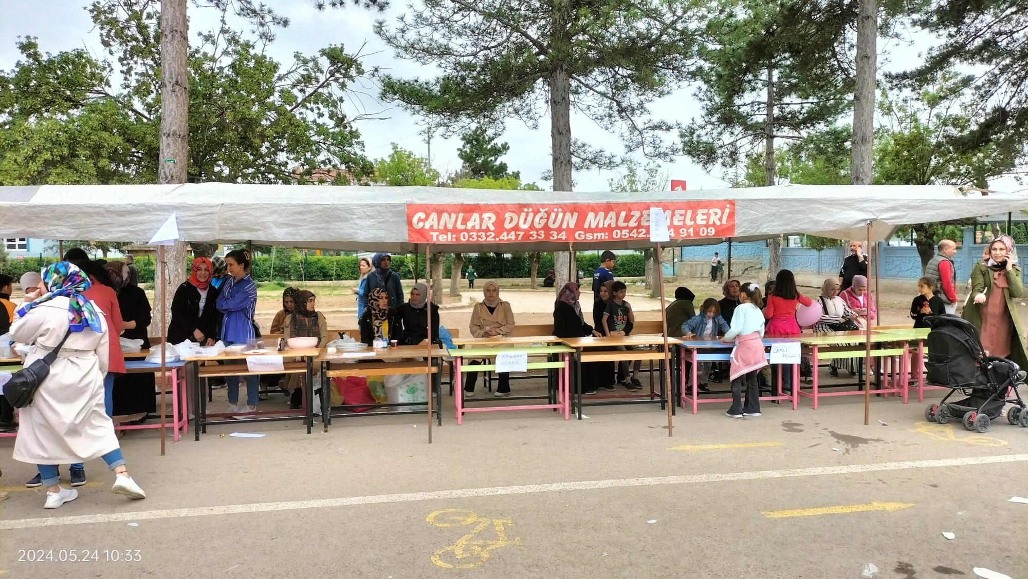 ŞEHİT KOÇAK İLKOKULU'NDA OKUL YARARINA KERMES DÜZENLENDİ