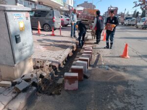 Çumra Belediyesi, Yağmur Suyu Taşkınlarına Karşı Çalışmalarını Sürdürüyor