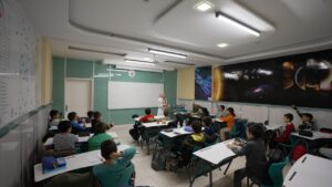 BÜYÜKŞEHİR BELEDİYESİ’NDEN ÖĞRENCİLERE DESTEK: BİLGEHANE VE LİMA’DA YENİLİKLER