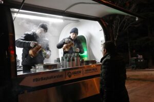 Soğuk Havada Sıcak Çorba İkramı