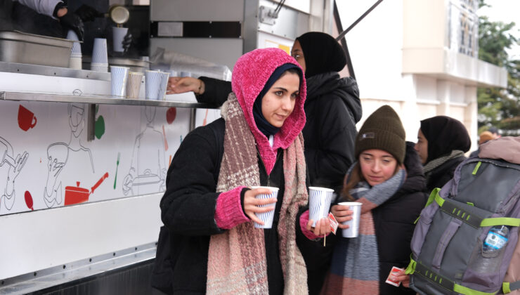 Konya Büyükşehir Belediyesi Gençlik Meclisi’nden Öğrencilere Destek 1 Konya Büyükşehir Belediyesi Gençlik Meclisi’nden Öğrencilere Destek