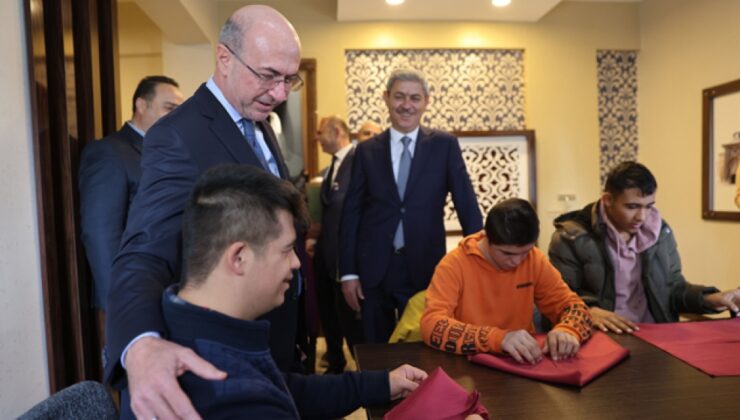 Başkan Pekyatırmacı ve Sağdıç, 3 Aralık Dünya Engelliler Günü’nde Özel Öğrencilerle Buluştu