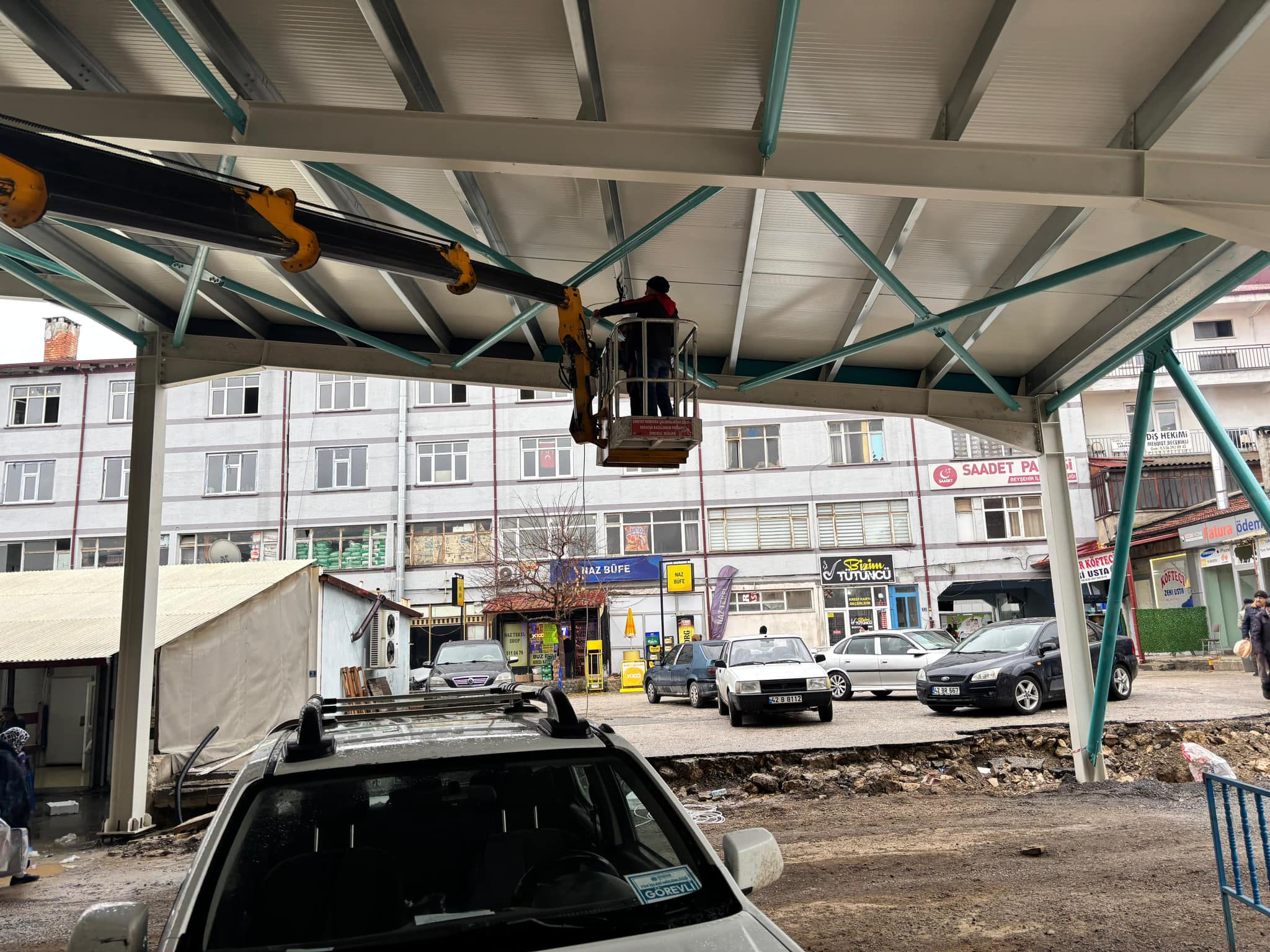Beyşehir Belediye Başkanı Adil Bayındır, Kapalı Pazar Yeri İnşaatında Son Durumu Açıkladı