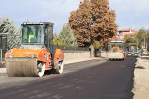 Beyşehir’de Bahçelievler Mahallesi'nde Sıcak Asfalt Çalışmaları Başladı