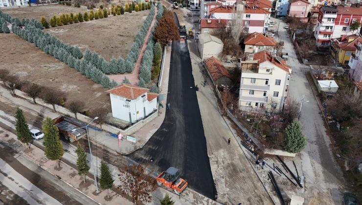 Beyşehir’de Bahçelievler Mahallesi’nde Sıcak Asfalt Çalışmaları Başladı