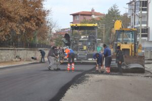 Beyşehir’de Bahçelievler Mahallesi'nde Sıcak Asfalt Çalışmaları Başladı