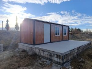 Tuzlukçu’da Bağ ve Bademliğe Yeni Sistem Konteyner Montajı Yapıldı