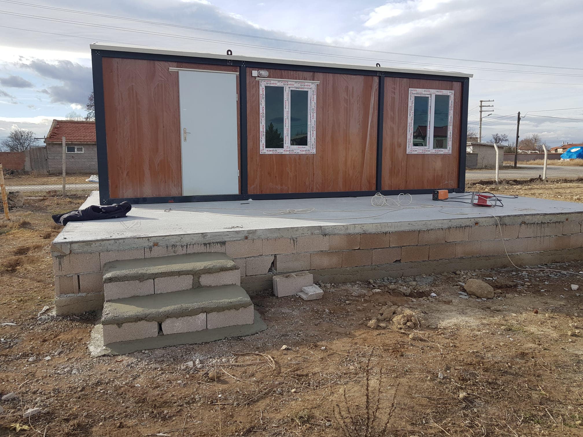 Tuzlukçu’da Bağ ve Bademliğe Yeni Sistem Konteyner Montajı Yapıldı