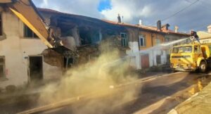 Seydişehir Belediyesi, Tehlike Arz Eden Metruk Binaların Yıkımına Başladı