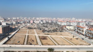 "Konya Büyükşehir Belediyesi, Araplar Mezarlığı'ndaki Genişletme ve Düzenleme Çalışmalarında Sona Yaklaşıyor" 5 "Konya Büyükşehir Belediyesi, Araplar Mezarlığı'ndaki Genişletme ve Düzenleme Çalışmalarında Sona Yaklaşıyor"