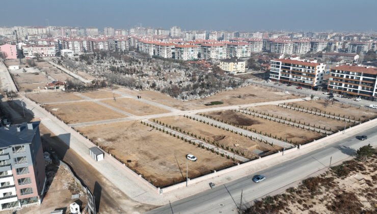 "Konya Büyükşehir Belediyesi, Araplar Mezarlığı'ndaki Genişletme ve Düzenleme Çalışmalarında Sona Yaklaşıyor" 1 “Konya Büyükşehir Belediyesi, Araplar Mezarlığı’ndaki Genişletme ve Düzenleme Çalışmalarında Sona Yaklaşıyor”