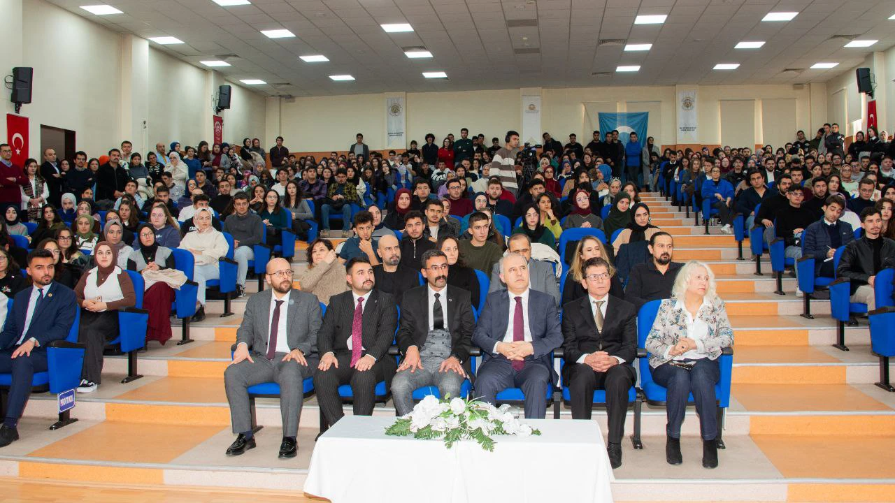 Selçuk Üniversitesi Hukuk Fakültesi Kariyer Günleri’ne Konya Cumhuriyet Başsavcısı Halil İnal Katıldı