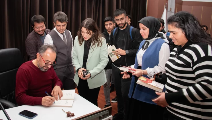 “Kızıl Elma” Konferansı Selçuk Üniversitesi’nde Düzenlendi